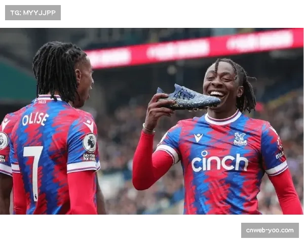 从英冠到英超月度最佳：水晶宫边锋埃泽的飞跃之路